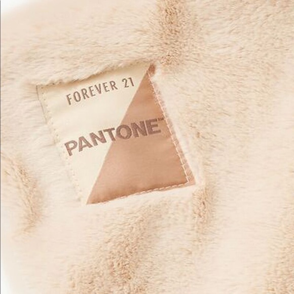 New Pantone x Forever 21 soft throw - Picture 5 of 7